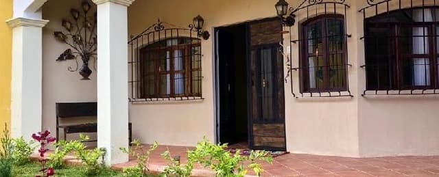 ESPECTACULAR CASA AMUEBLADA EN ALQUILER
