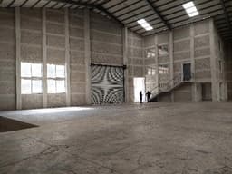 bodega industrial adentro de complejo