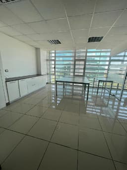 Oficina en renta zona 15 / Domani
