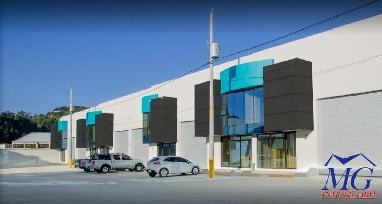 ALQUILO BODEGA EN CONDOMINIO INDUSTRIAL ALTANEZ — foto 1