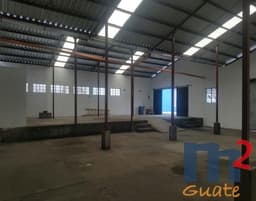 Bodega de 600 m2 de construcción, en Renta Zona 12