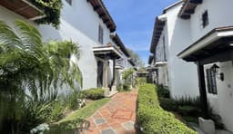 CASA EN RENTA EN SAN JUAN DEL OBISPO
