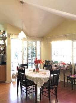 CASA CON AMPLIO TERRENO EN VENTA EN RES. BUENOS AIRES