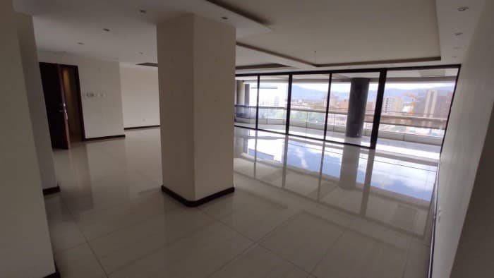 Rento apartamento en zona 10 — foto 8