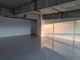 Amplia oficina con excelente vista en zona 10
