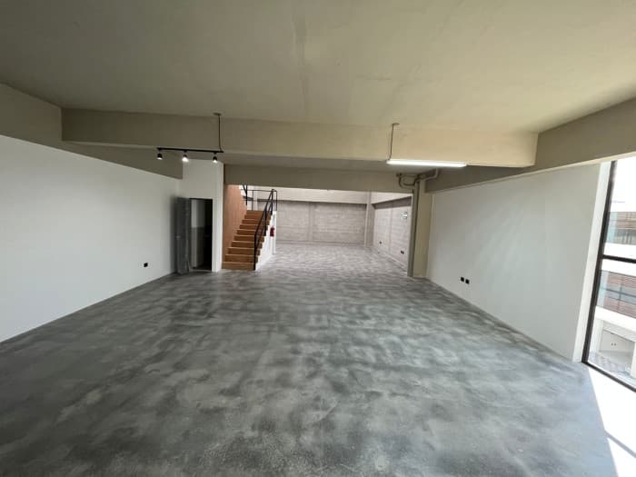 Venta de ofibodega en El Naranjo para inversionista — foto 1