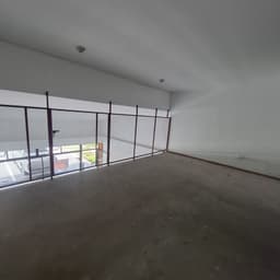 En renta local comercial en Zona 10