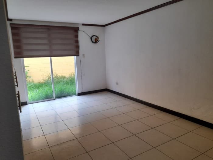 VENDO CASA EN BOSQUES DE SAN MARINO ZONA 8 — foto 12