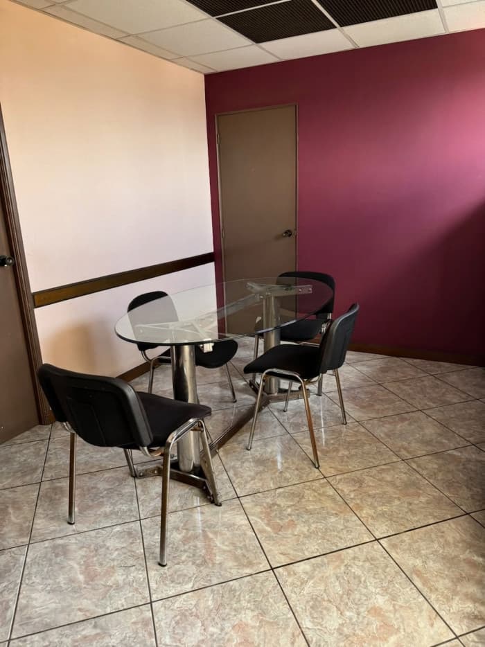 Oficina en renta en zona 15 Edificio de uso mixto — foto 4