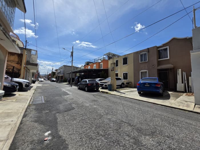 CASA EN VENTA EN COLINAS DE MONTE MARIA SUR VILLA NUEVA — foto 2