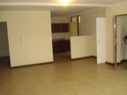 Apartamento en renta en zona 10 cerca de la UFM