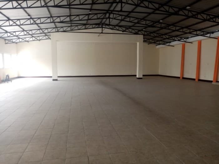 Rento amplia casa para uso comercial zona 9 — foto 9