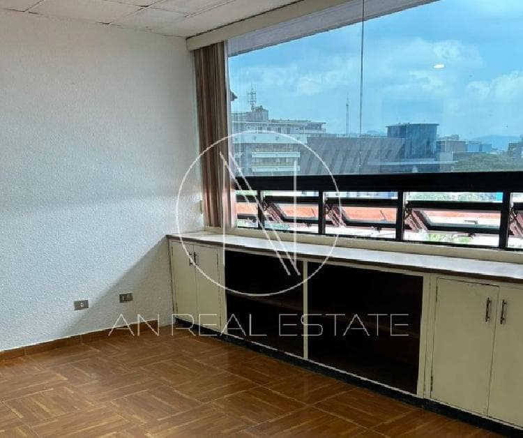 OFICINA EN RENTA EN ZONA 9 — foto 5