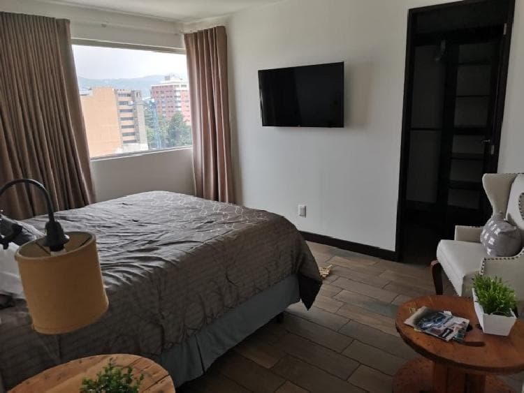 Rento lindo apartamento amueblado zona 10 — foto 6
