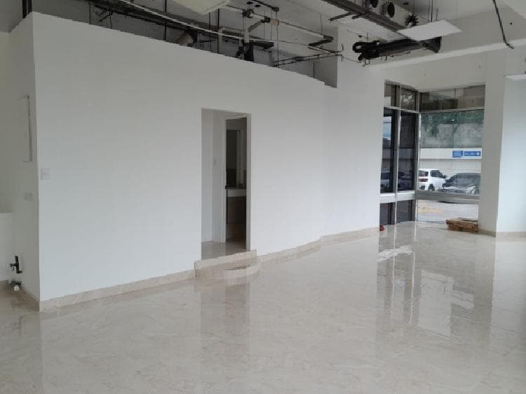 LOCAL EN VENTA DENTRO DE EDIFICIO, ZONA 15/MI — foto 1