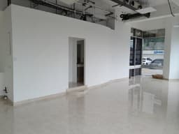 LOCAL EN VENTA DENTRO DE EDIFICIO, ZONA 15/MI