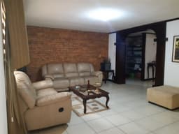 ZONA 8 MIXCO. VENDO CASA EN BOSQUES DE SAN MARINO