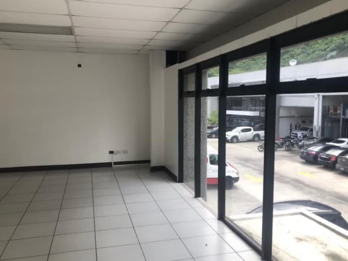 Renta de ofibodega dentro de complejo, Calzada La Paz. — foto 13