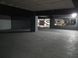 Amplio local comercial en renta, zona 10.