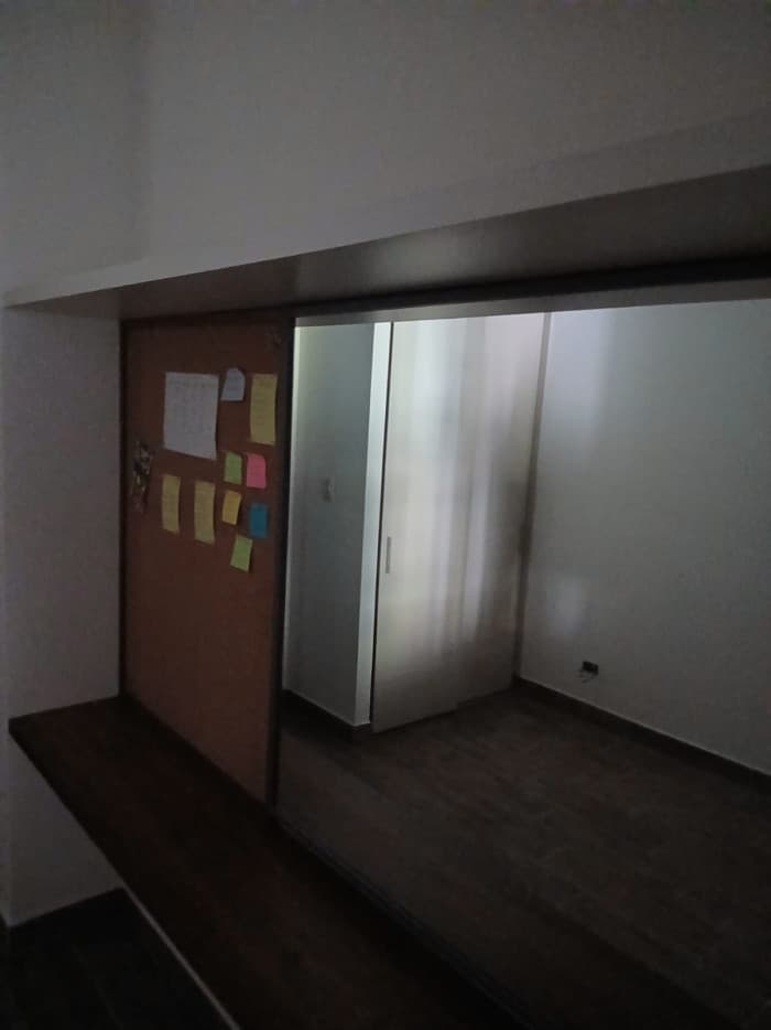 Amplia Oficina Comercial de Dos Niveles — foto 12