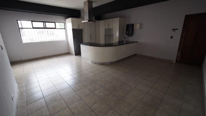 Venta de apartamento en Edificio Villa Luna, zona 10. — foto 2