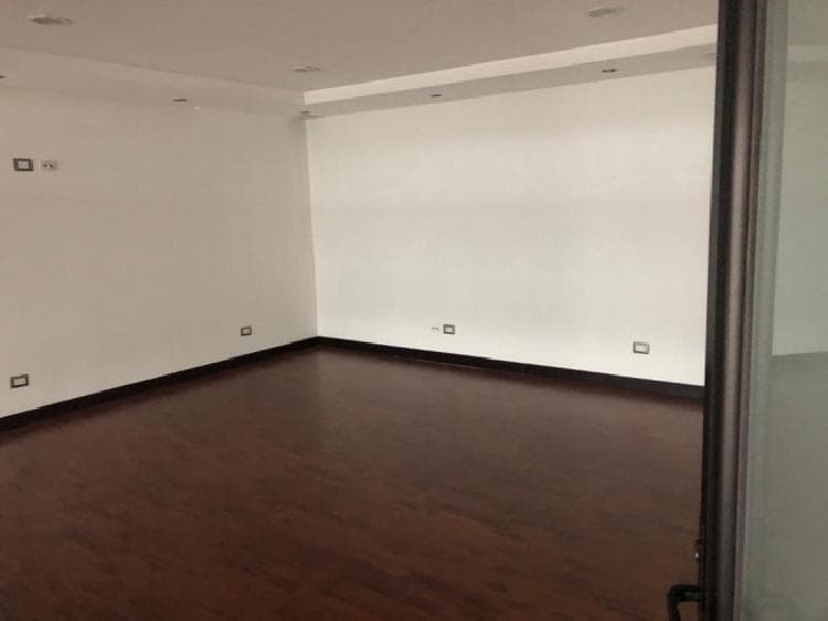 OFICINA EN RENTA, ZONA 9 — foto 1