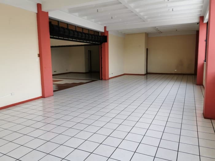 LOCAL TOTALMENTE TABICADO EN CENTRO COMERCIAL ZONA 1 GUATEMALA — foto 1