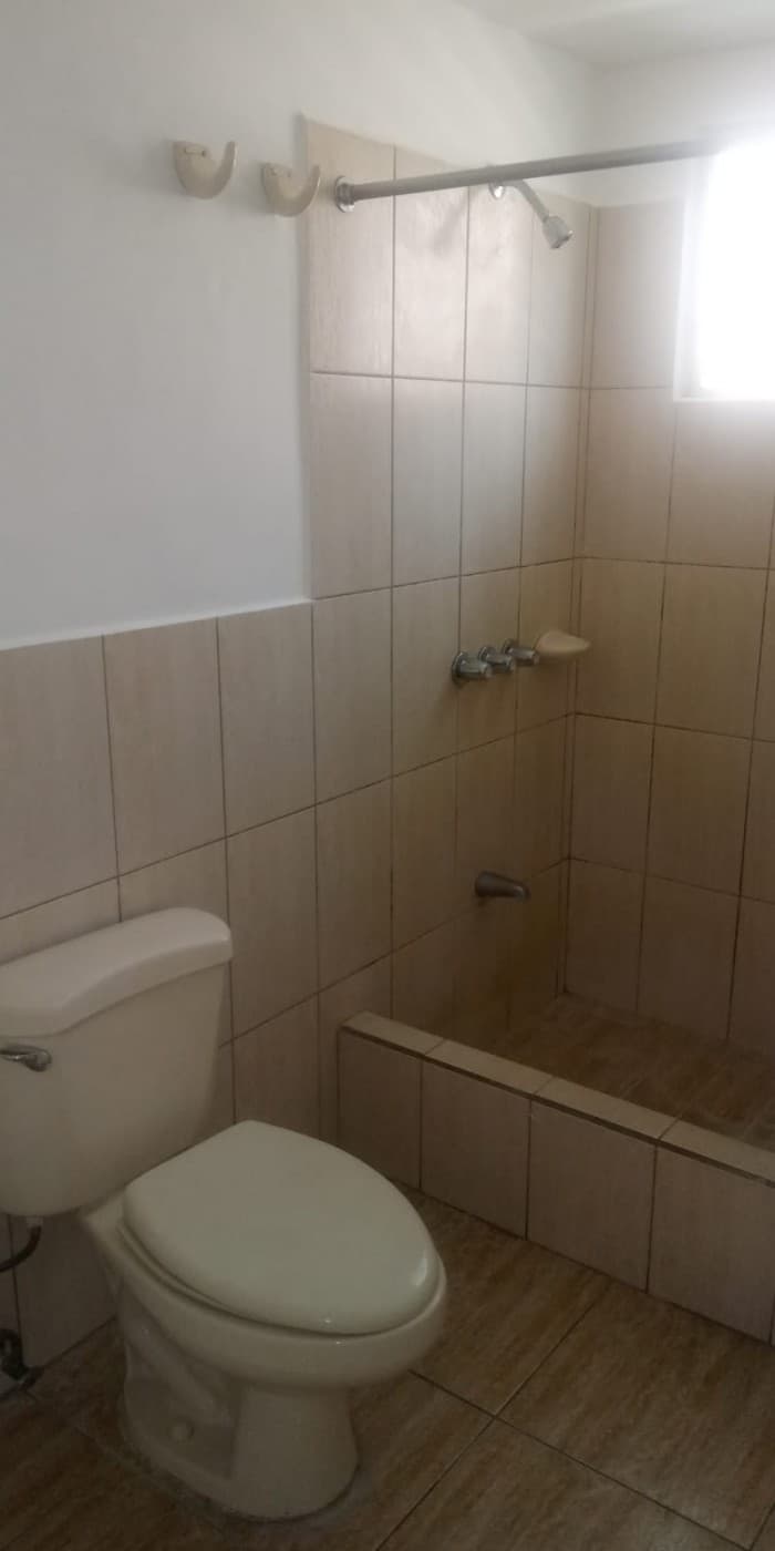 Alquilo amplio apartamento en zona 10 — foto 14