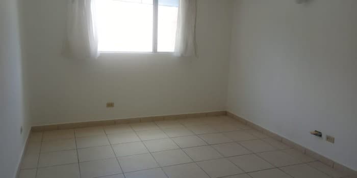 Alquilo amplio apartamento en zona 10 — foto 6