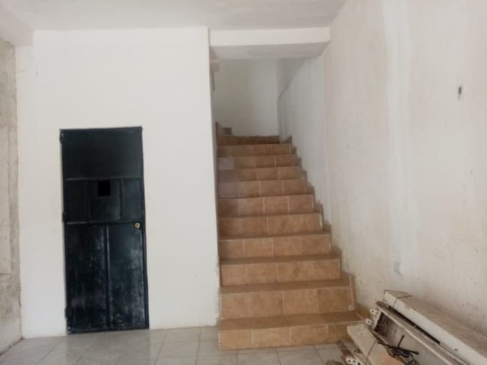 Rento amplia casa para uso comercial zona 9 — foto 8