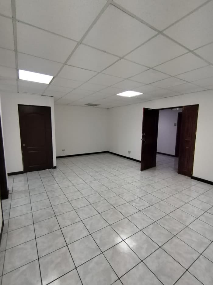 OFICINA EN #RENTA ZONA 10 — foto 8