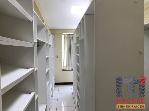 Casa de 428 m2 de construcción en Venta, Zona 10 — foto 1