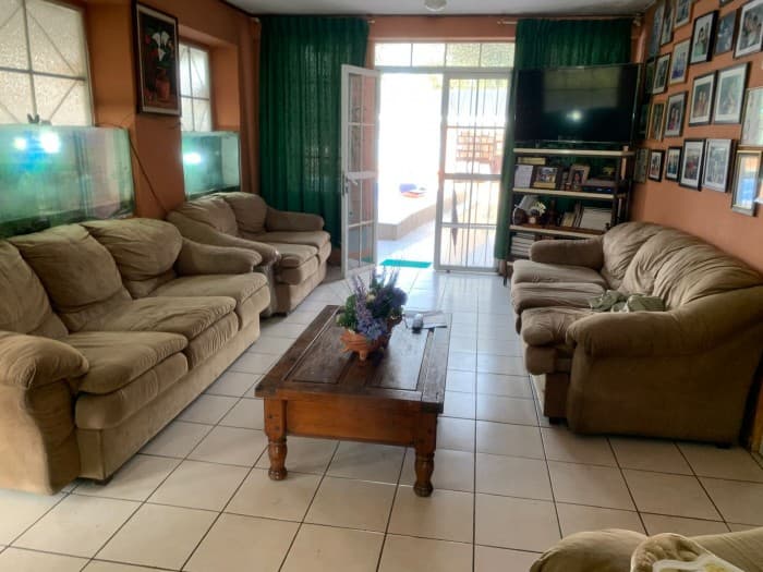 Casa grande en venta en El Naranjo, Mixco — foto 3