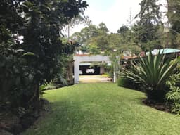 VENDO HERMOSA CASA EN ZONA 16 FUERA DE GARITA