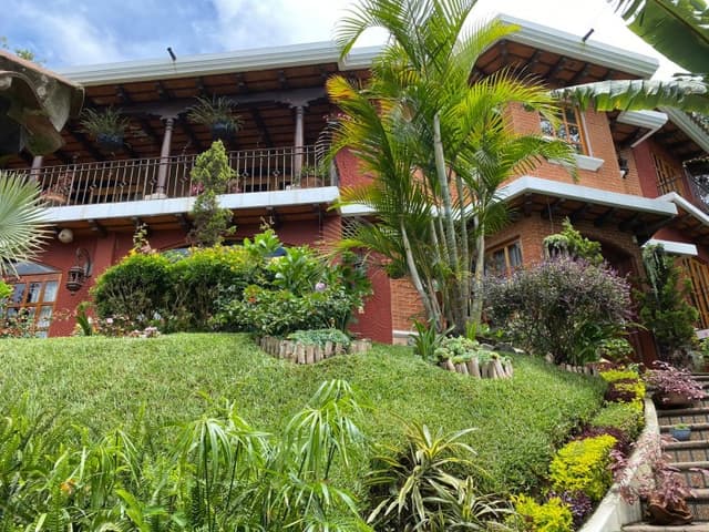 Casa en Renta o Venta cercana a San Lucas Guatemala