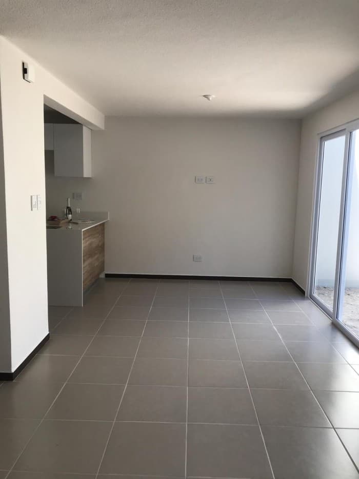 ZONA 2. VENDO CASA EN PARQUE SAN ANGEL — foto 2