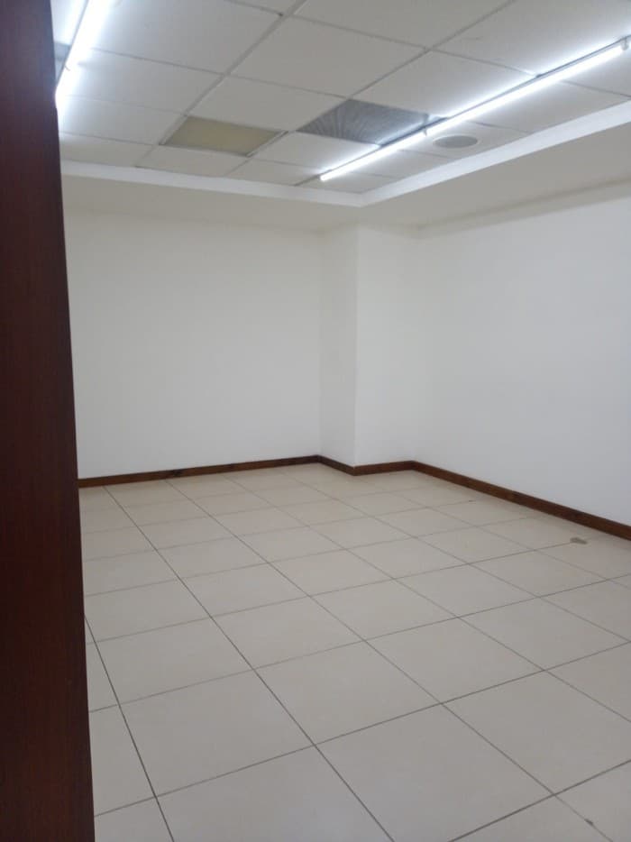 Oficina Comercial en Renta en zona 9 Guatemala — foto 7