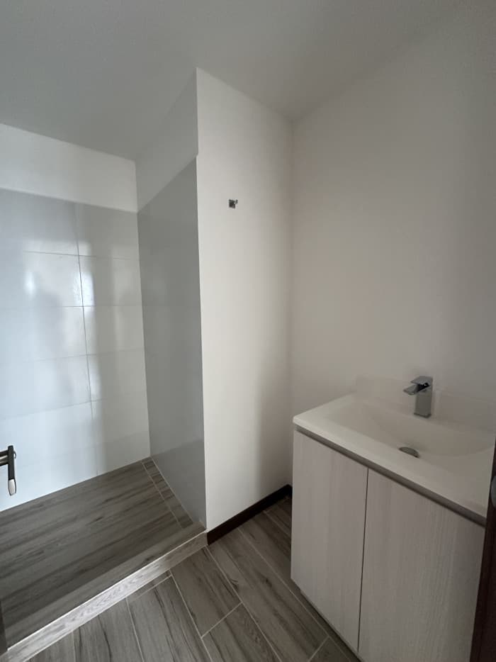 Apartamento nuevo en zona 10 en venta — foto 3
