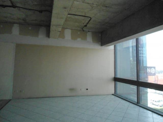 Oficina en renta en zona 11 CALZADA ROOSEVELT