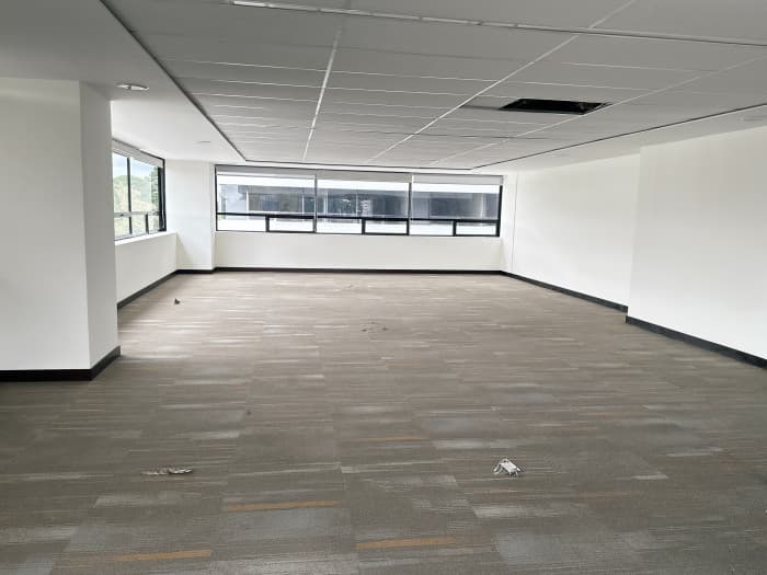 OFICINA EN VENTA Y RENTA EN CENTRO EMPRESARIAL ZONA 10 — foto 2
