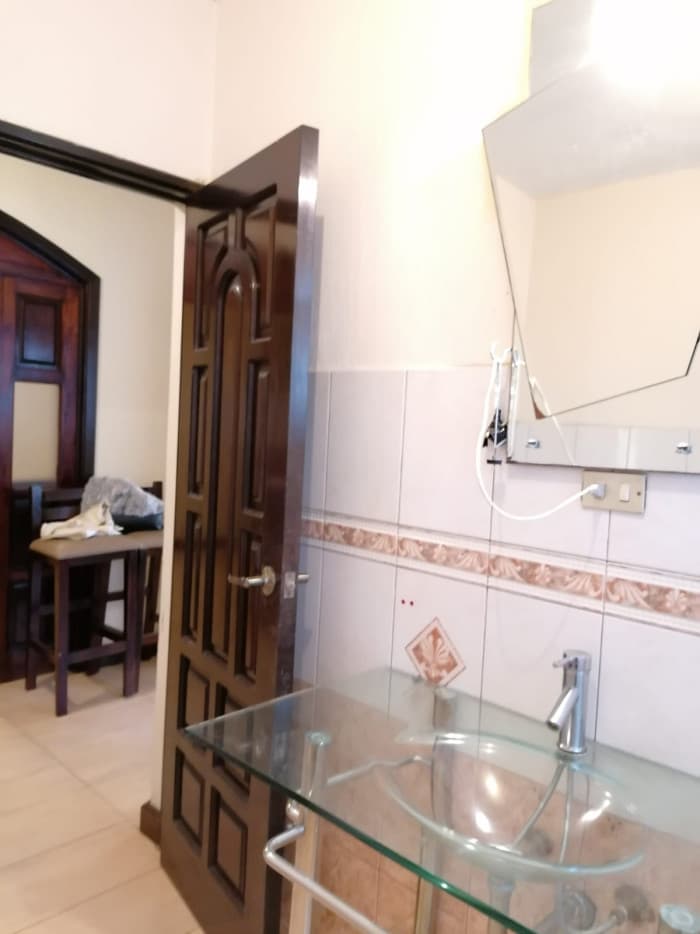 Venta Casa grande con apartamentos en zona 12 — foto 13