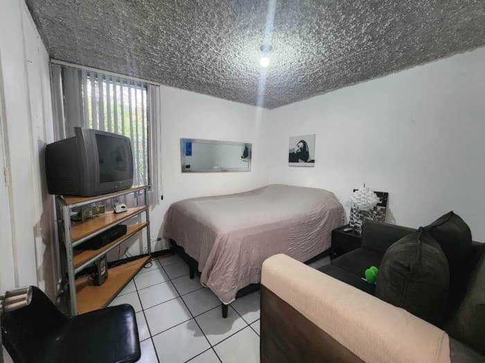 Venta de casa en Jardines de La Asunción, zona 5. — foto 8