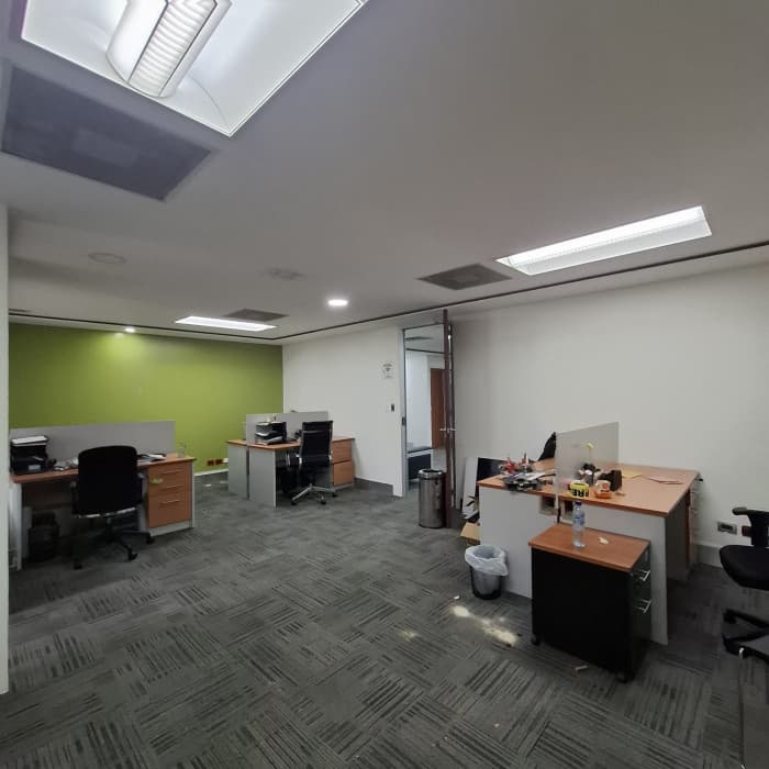 Oficina para inversión en venta en zona 10 Medio nivel — foto 7