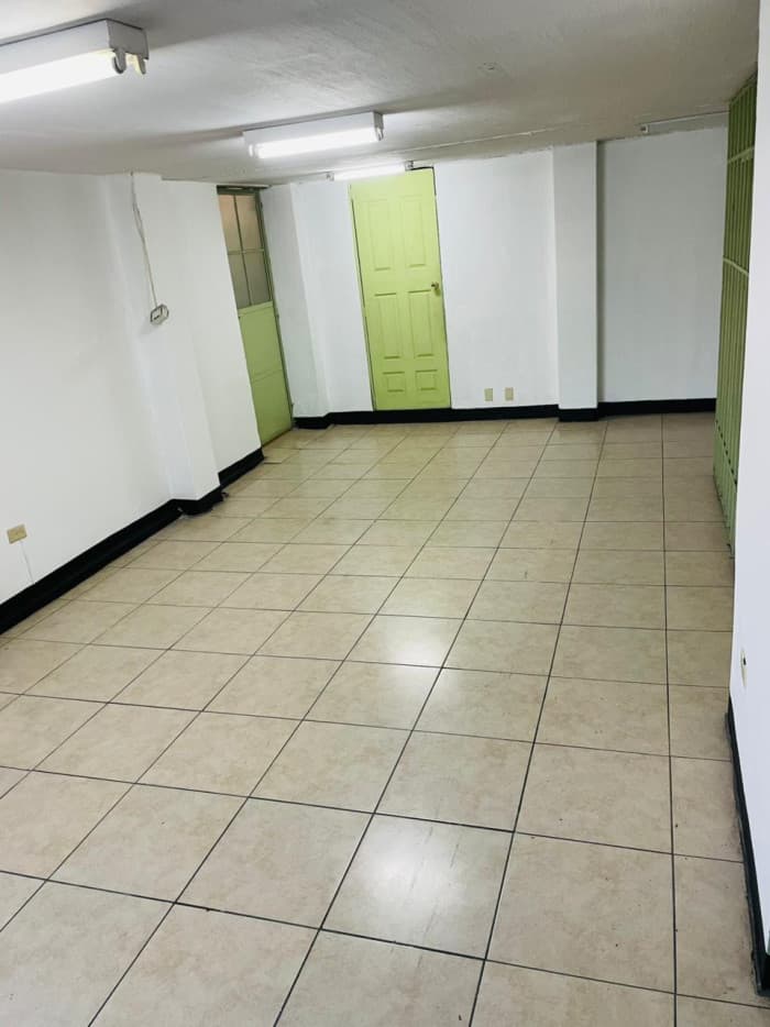 Edificio en renta zona 5 La Palmita — foto 5