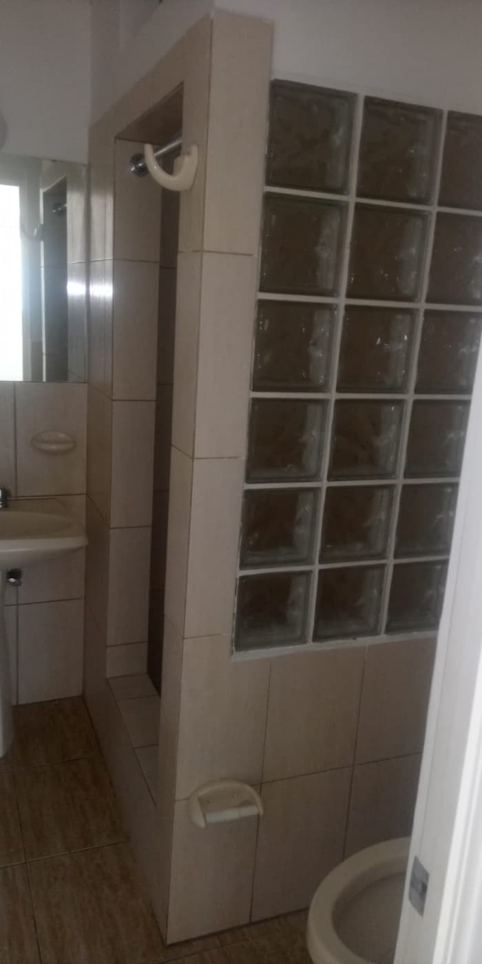 Alquilo amplio apartamento en zona 10 — foto 9