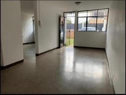 ZONA 5. VENDO CASA EN JARDINES DE LA ASUNCIÓN