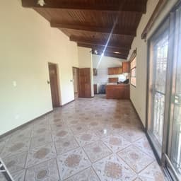 Casa Comercial en renta centro de Fraijanes
