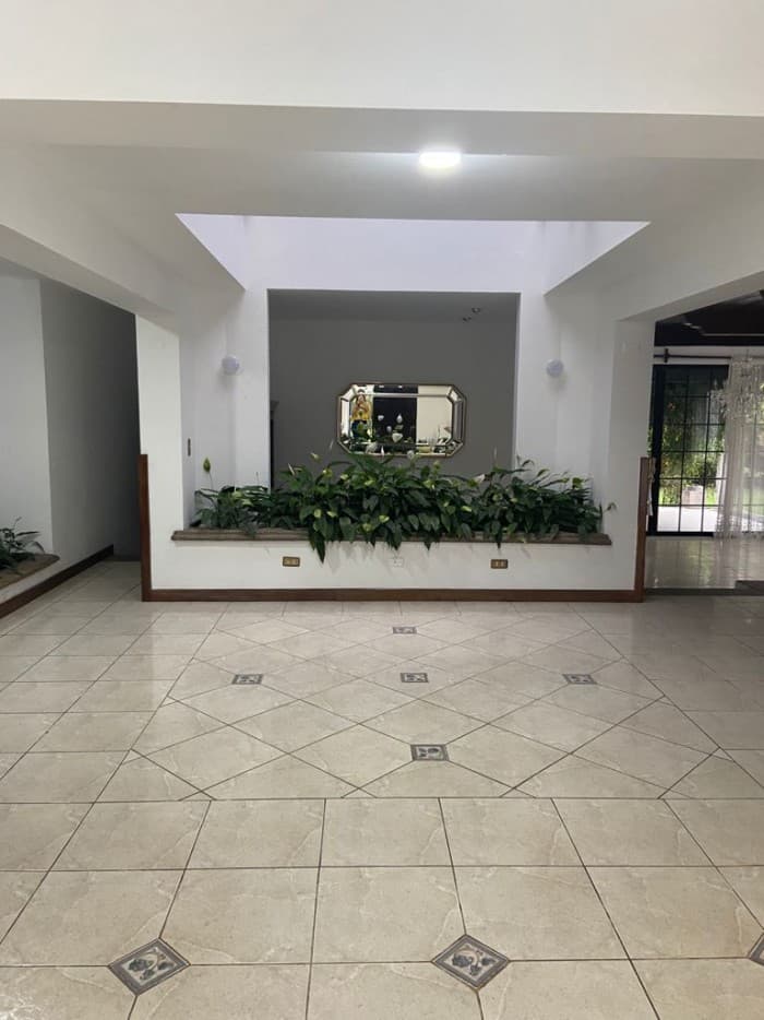 RENTO CASA EN ZONA 16 — foto 2