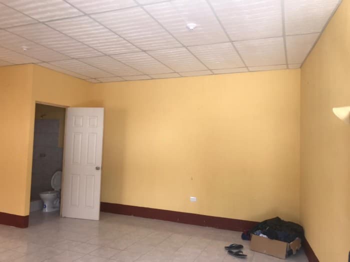 Alquilo casa comercial ideal para oficinas Sacatepéquez — foto 4