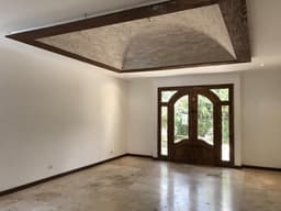 VENDO CASA EN RESIDENCIAL EXCLUSIVO EN CAYALA ZONA 16
